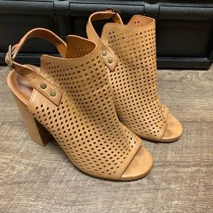 Altar’d State Rustic Tan Size 9 Heels